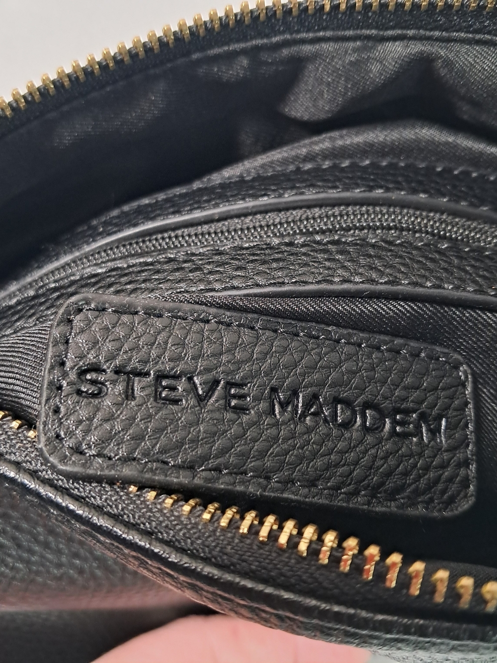 Steve Madden Black Pebbled Leather Crossbody with Gold Hardware - Picture 4 of 8